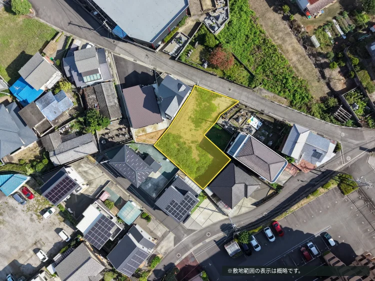 四国中央市中曽根町2553-4の売土地・土地面積102.60坪の敷地範囲を示した上空写真