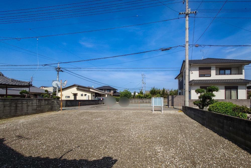 観音寺市豊浜町和田の売土地 敷地全体の広さと周辺住宅・電柱位置の様子 Land view物件情報掲載用写真