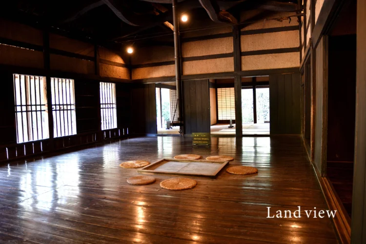 空き家等管理 第1回|空き家を管理する意味|空き家の維持管理や資産価値を守るための管理の重要性を伝えるイメージ写真|株式会社Land view(ランドビュー)