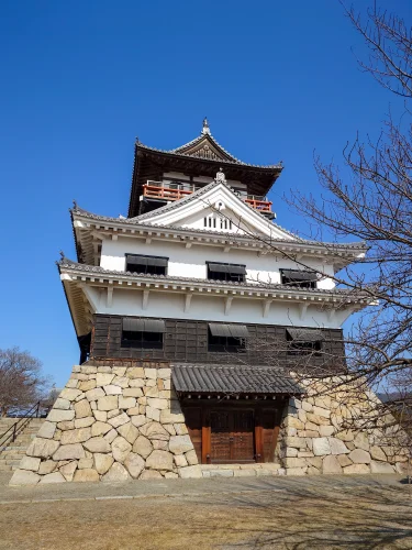 川之江城天守の正面外観　歴史を感じる景観