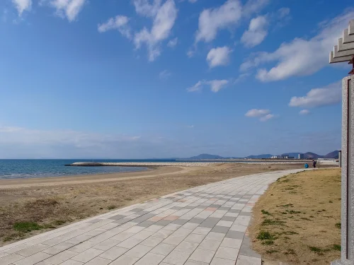 観音寺市一の宮公園 海岸沿いの遊歩道